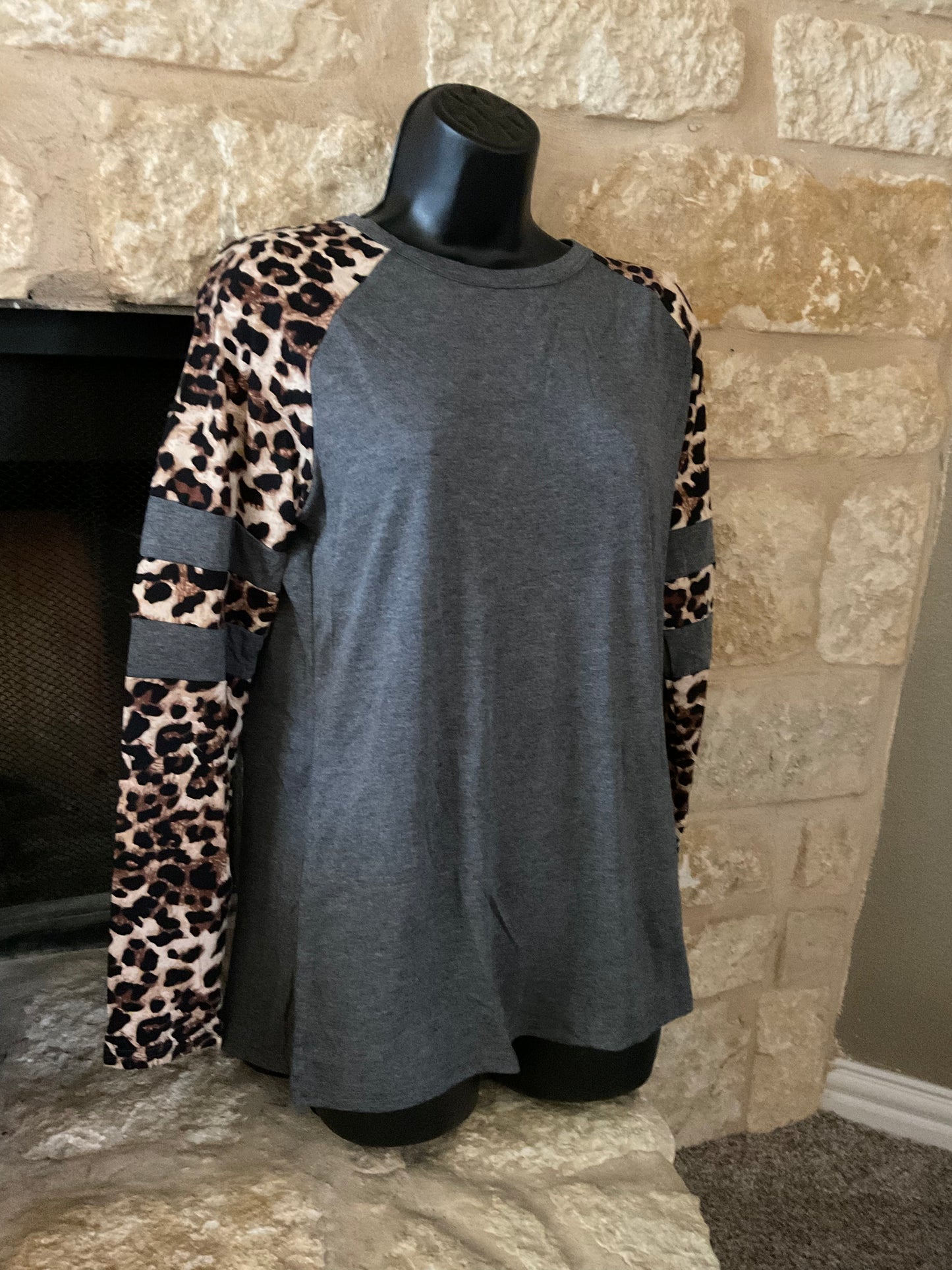 Long-sleeve with leopard print sleeves - Grey